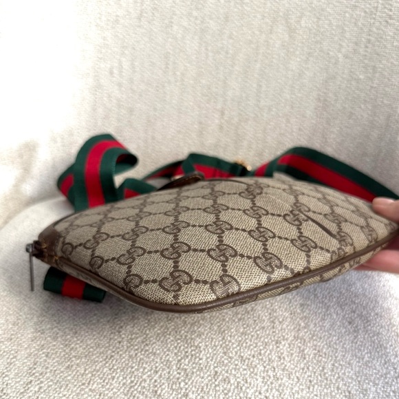 Authentic Gucci brown monogram coated canvas crossbody bag - Picture 15 of 16